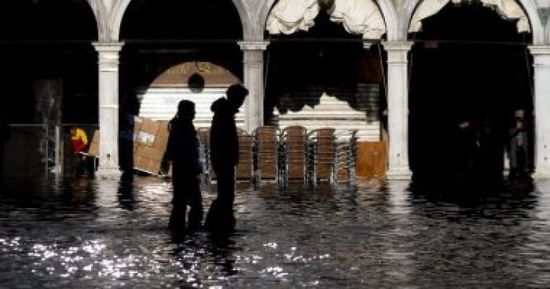 إيطاليا تفرض حالة التأهب القصوى في عدد من المدن بسبب الأمطار الغزيرة