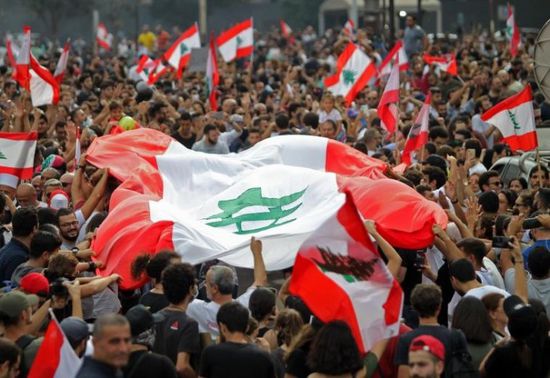 استمرار الاحتجاجات في لبنان دون غلق للطرق الرئيسية