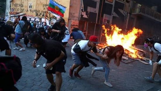 الرئيس التشيلي يدين انتهاكات الشرطة مع المتظاهرين