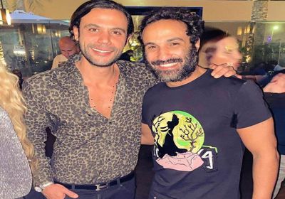 محمد إمام يوجه رسالة لصديقه الفنان أحمد فهمي (صورة)