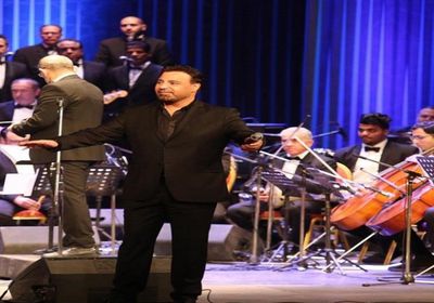 عاصي الحلاني يشارك جمهوره كواليس حفله الأخير بالإسكندرية (فيديو)