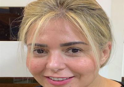 بالفيديو.. صابرين تنهار بالبكاء على الهواء بعد خلعها الحجاب 