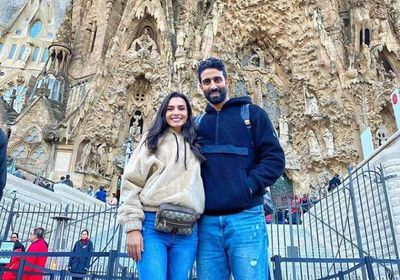 كارمن سليمان تنشر صورها بصحبة زوجها في برشلونة 