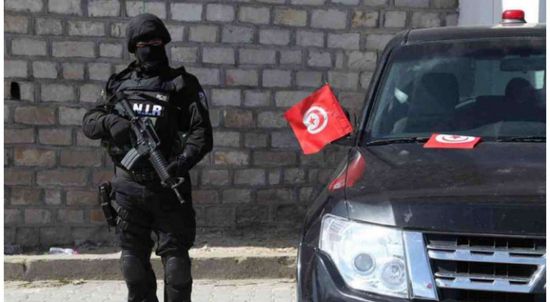 تونس.. إيقاف 8 أشخاص كانوا بصدد اجتياز الحدود التونسية الليبية