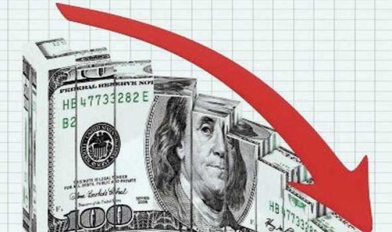 "الدولار" يتكبد خسائر فادحة جراء ضعف الآمال في التوصل لاتفاق أمريكي صيني