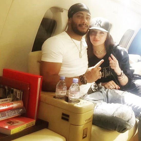 محمد رمضان بصحبة زوجته في أحدث ظهور له (صورة)