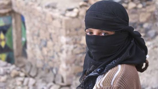 حرب الحوثي غير الناعمة.. ماذا فعلت المليشيات بـ"نساء صنعاء"؟