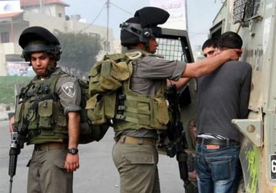 الاحتلال الإسرائيلي يعتقل 3 فلسطينيين من الخليل