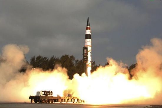الهند تختبر صاروخ جديد قادر على حمل رؤوس نووية