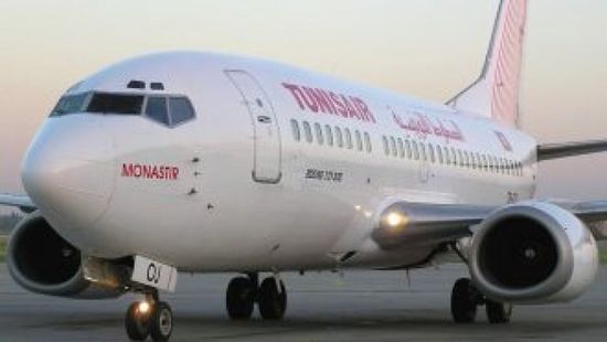الخطوط الليبية تستأجر طائرة تونسية لإعادة مواطنين عالقين في مطار مصراتة