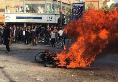 إيران تواصل القمع.. حملة اعتقالات ليلية ضد طلاب جامعة طهران 