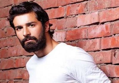 أحمد حاتم يمازح الثنائي هنا الزاهد وأحمد فهمي بصورة من مهرجان القاهرة 