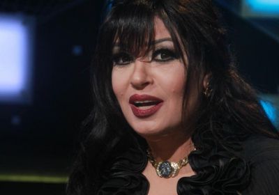 نجوم الفن يقدمون واجب العزاء في شقيقة الفنانة فيفي عبده