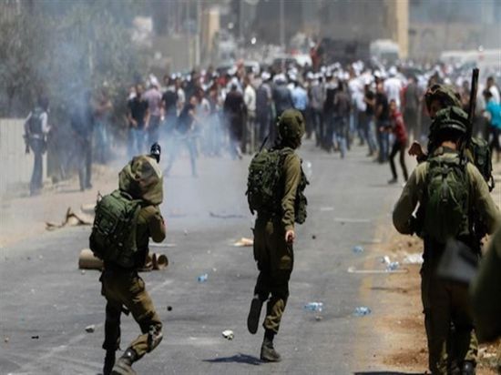 إصابة 8 فلسطينيين فى اعتداء الاحتلال والمستوطنين بالمنطقة الجنوبية بالخليل