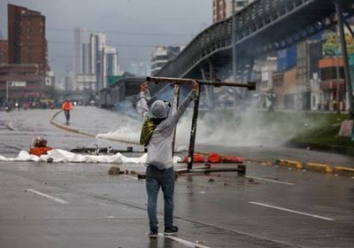 مقتل 3 أشخاص فى اشتباكات بين المحتجين والشرطة فى كولومبيا