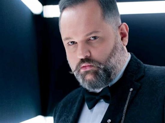 "من الطفولة".. محمد محمود عبد العزيز ينشر صورة نادرة مع والده