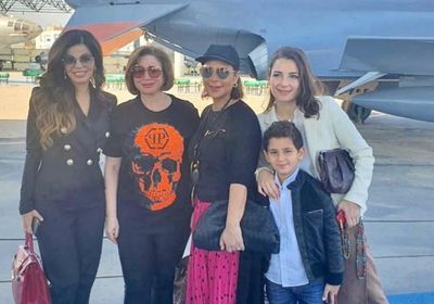 إلهام شاهين بصحبة أصالة وابنتها شام في زيارة لمتحف القوات الجوية بمصر