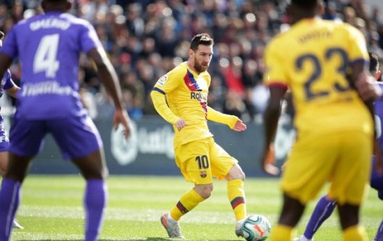 برشلونة يحبط مفاجأة ليجانيس بقيادة أجيري في الدوري الإسباني