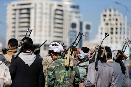 "اعتقالات الواتساب".. قبضة حوثية تعرقل احتجاجات صنعاء