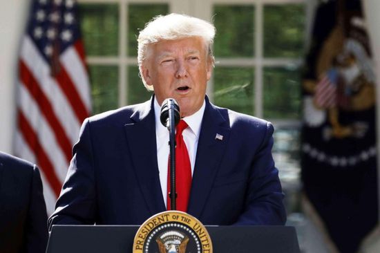 وزير البحرية الأمريكي ينفي تهديده بالاستقالة سبب خلافه مع ترامب