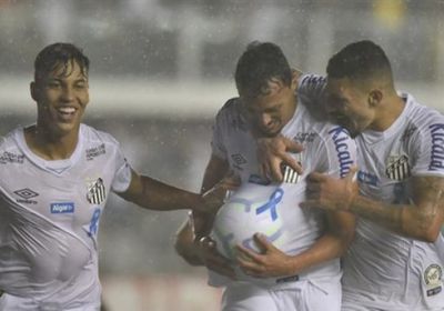 سانتوس يكتسح كروزيرو ويعزز موقعه بين كبار الدوري البرازيلي