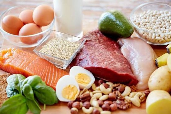  5 مؤشرات تنذرك بعدم تناولك قدرا كافيا من البروتين