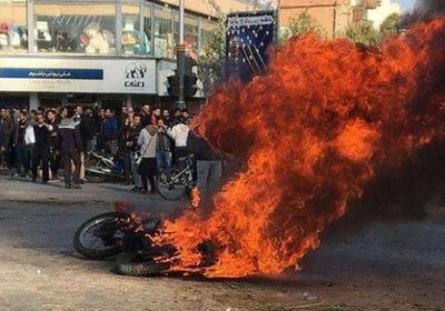 إيران تواصل القمع وتشكل محاكم خاصة للمتظاهرين المعتقلين