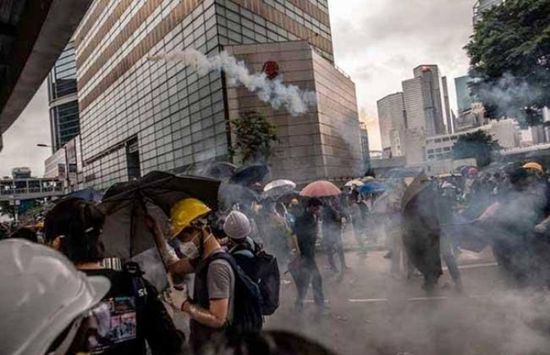الصين تستدعي السفير الأمريكي للاحتجاج على تشريع يخص هونغ كونغ