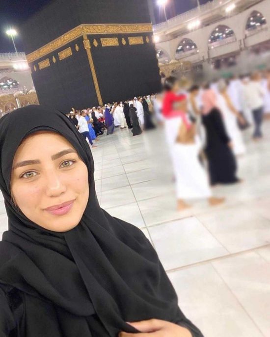 هايدي موسى تؤدي مناسك العمرة بعد حفلها بموسم الرياض