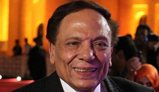 عادل إمام يرقص احتفالًا بعيد ميلاد نجله رامي بكواليس "فالنتينو" (فيديو)