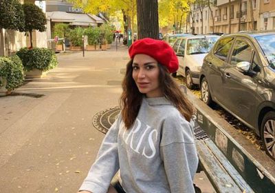 سارة نخلة تشارك جمهورها صورها أثناء تجوالها بشوارع باريس