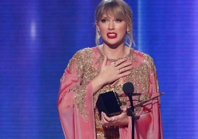 تايلور سويفت تتخطى رقم مايكل جاكسون.. وتوجه رسالة لجمهورها عبر العالم