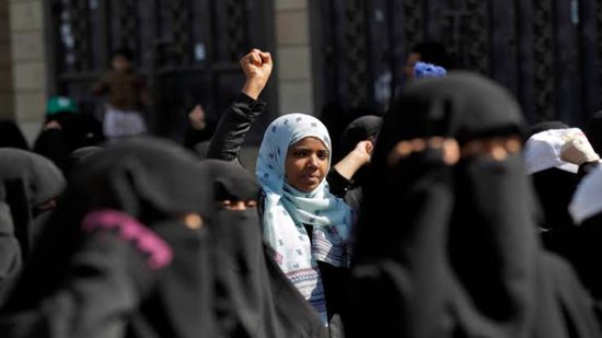 قصة "فتاة إب" التي أطلقت الرصاص على الحوثيين