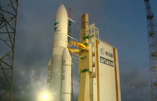 مصر تطلق القمر الصناعي المصري "طيبة 1" لتحسين البنية التحتية للاتصالات
