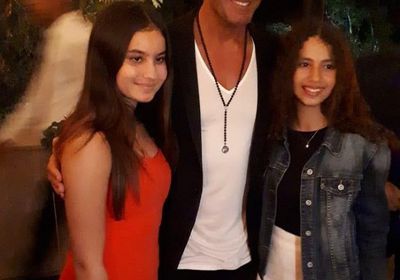 بعد الإعلان عن تكريمه بالقاهرة السينمائي.. نجوم الفن يحتفلون بـ بيلي زين