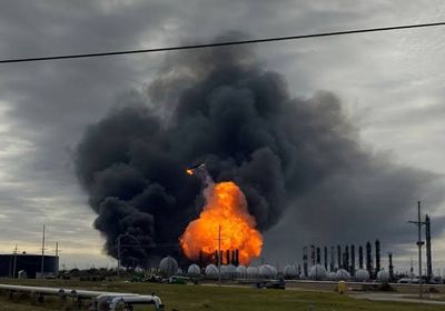 إجبار سكان 4 مدن على إخلاء منازلهم بسبب حريق وانفجار في تكساس