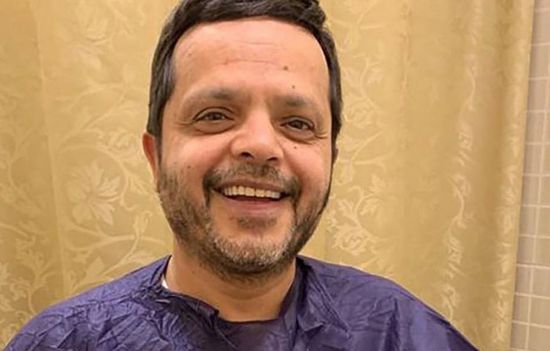 بعد خضوعه لعملية جراحية.. محمد هنيدي يمازح جمهوره بصورة من الطفولة