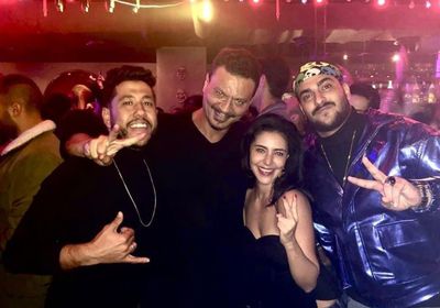 عباس أبو الحسن يتحدى نقابة الموسيقيين ويدعم مطربي المهرجانات