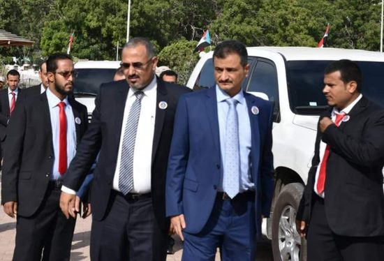 عاجل..الرئيس الزُبيدي يصل إلى العاصمة عدن