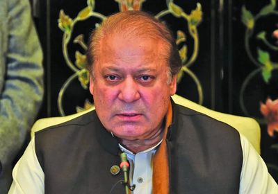حادث الطعن ببريطانيا يجبر رئيس وزراء باكستانى سابق على البقاء فى منزله