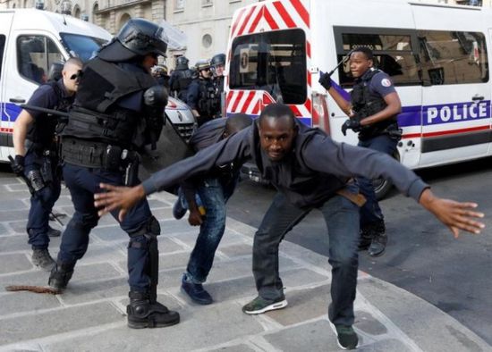 حقيبة مشبوهة تتسبب في غلق جزء من محطة مترو بباريس