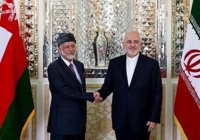 لبحث مبادرة "هرمز للسلام".. وزير خارجية عُمان يصل طهران