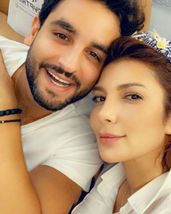 "القريب من قلبي".. أصالة تبعث هذه الكلمات لشقيقها أنس