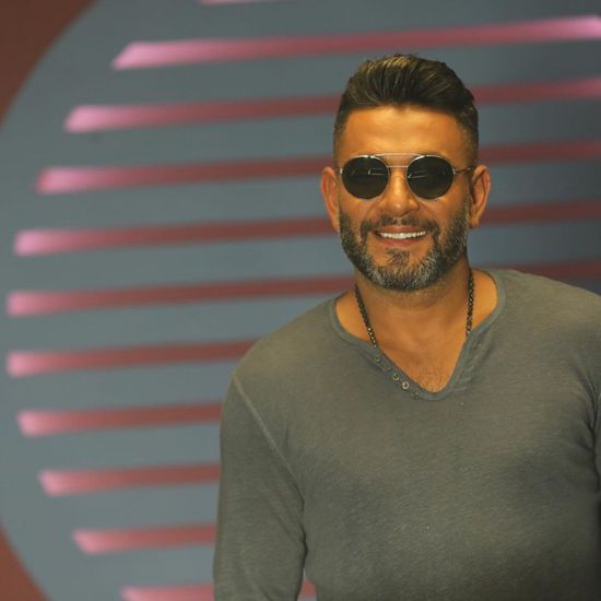 زياد برجي يحتفل باليوم الوطني للإمارات 