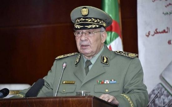 القوات المسلحة الجزائرية تدلي بأصواتها في الانتخابات الرئاسية بالزي المدني