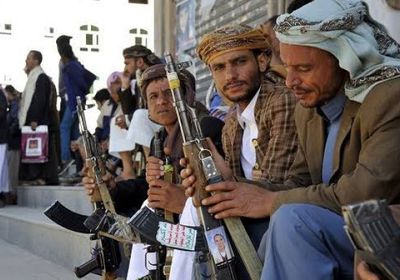 تعليمات بمراقبتهم.. الحوثيون يتهمون الموظفين بأنهم خلايا لدول أجنبية