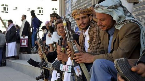 تعليمات بمراقبتهم.. الحوثيون يتهمون الموظفين بأنهم خلايا لدول أجنبية