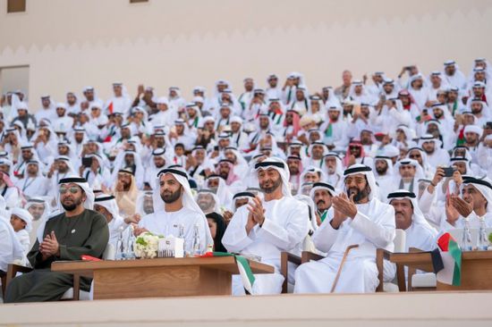 بالصور.. بن زايد يشهد مسيرة الاتحاد بمناسبة اليوم الوطني الإماراتي