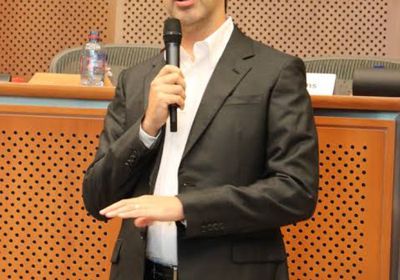 الرئيس التنفيذي لـ"ألفابت" يستقيل من منصبه