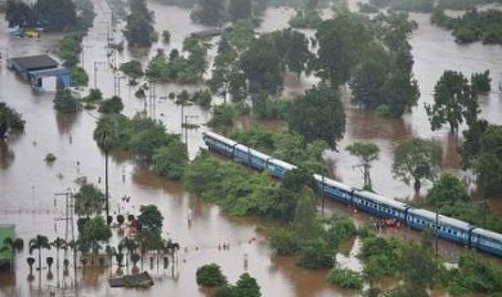 وفاة 132 شخصا جراء وقوع فيضانات وانهيارات أرضية في كينيا